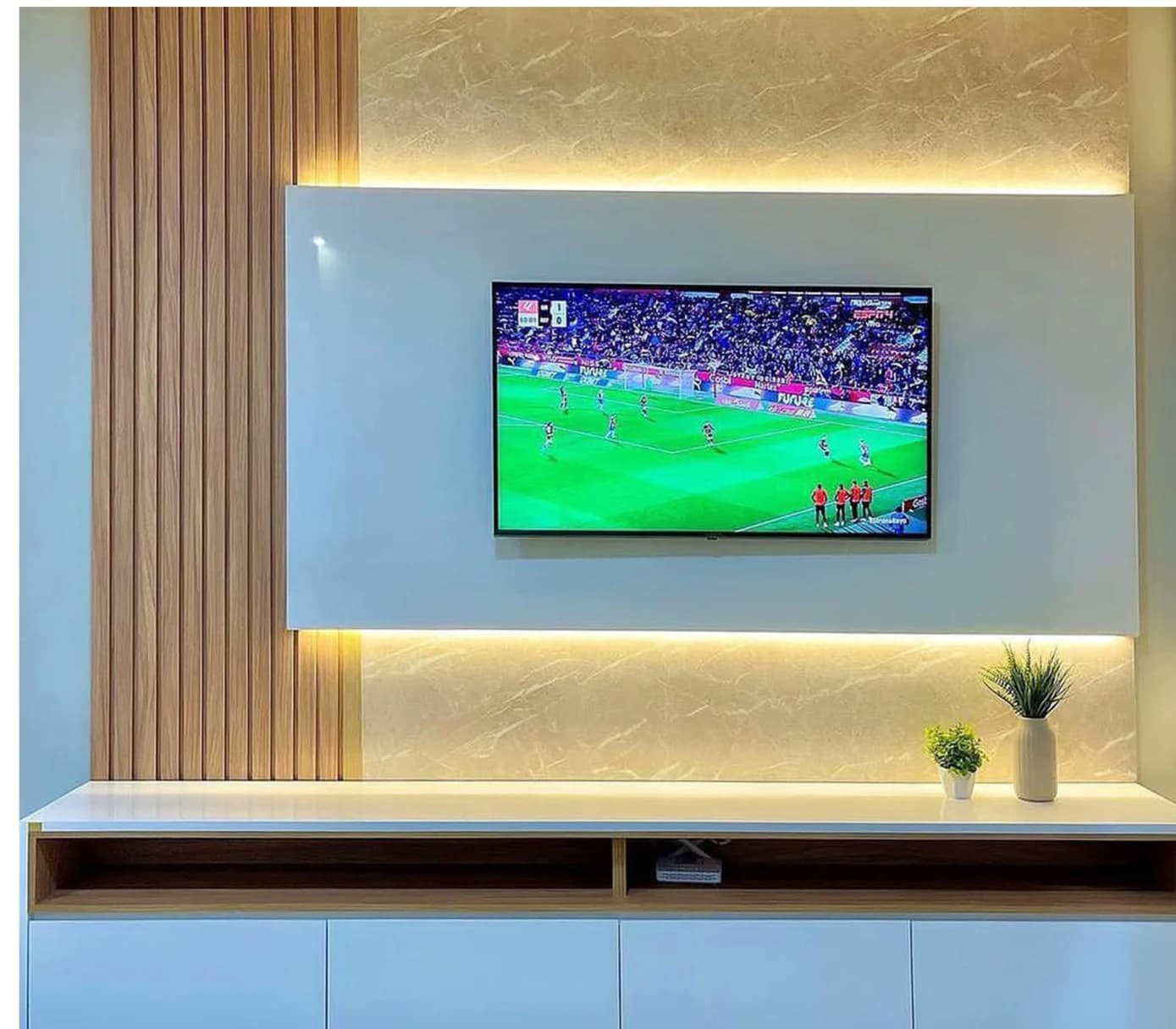 Painel Ripado de TV com Mármore Iluminado